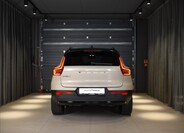 Volvo EX40 6