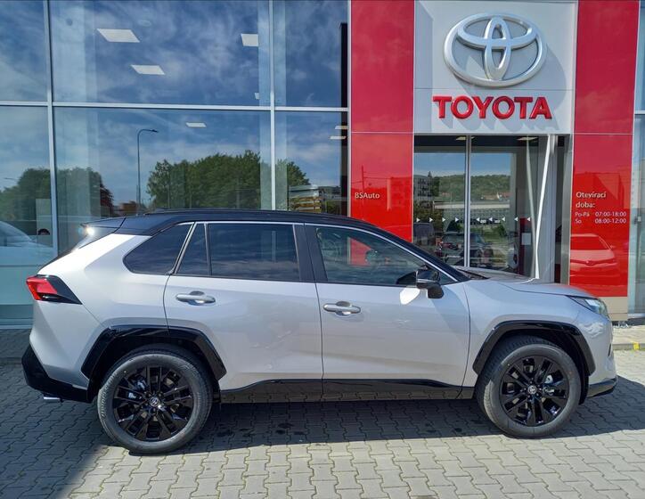 Toyota RAV4 6