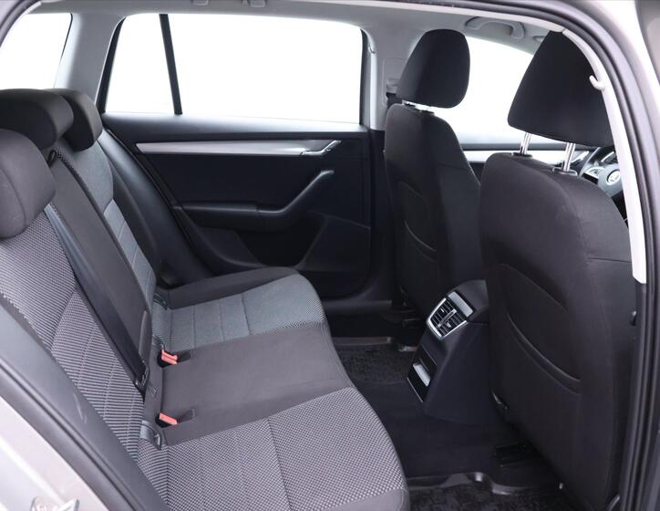 Škoda Octavia 13
