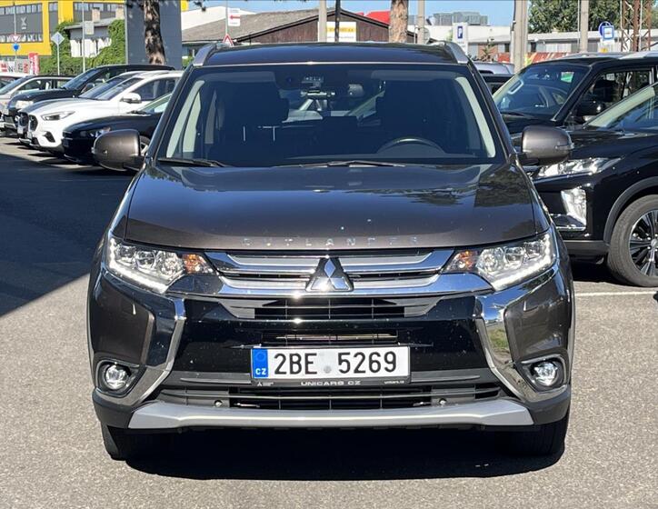 Mitsubishi Outlander 2