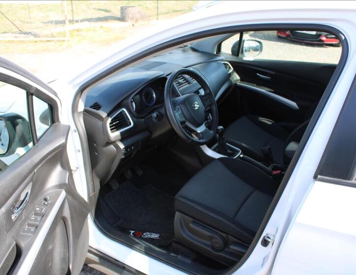 Suzuki SX4 S-Cross 9