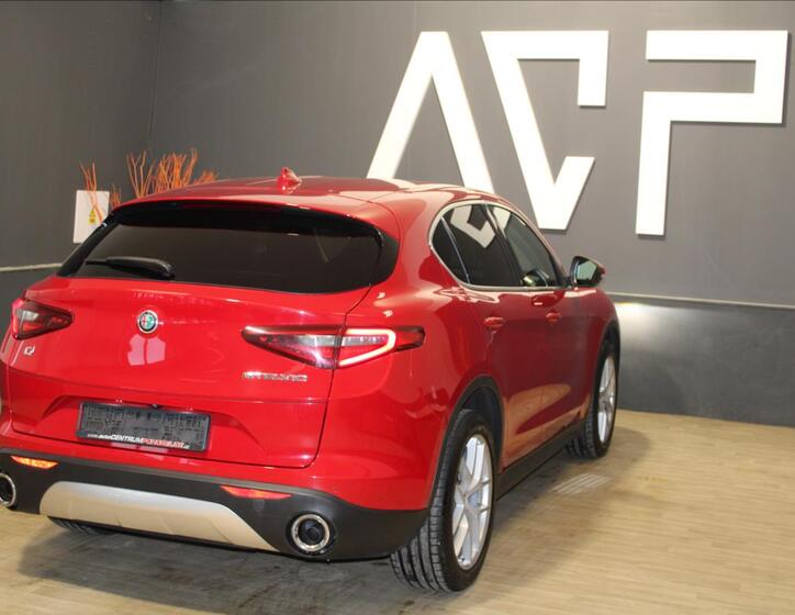 Alfa Romeo Stelvio 9
