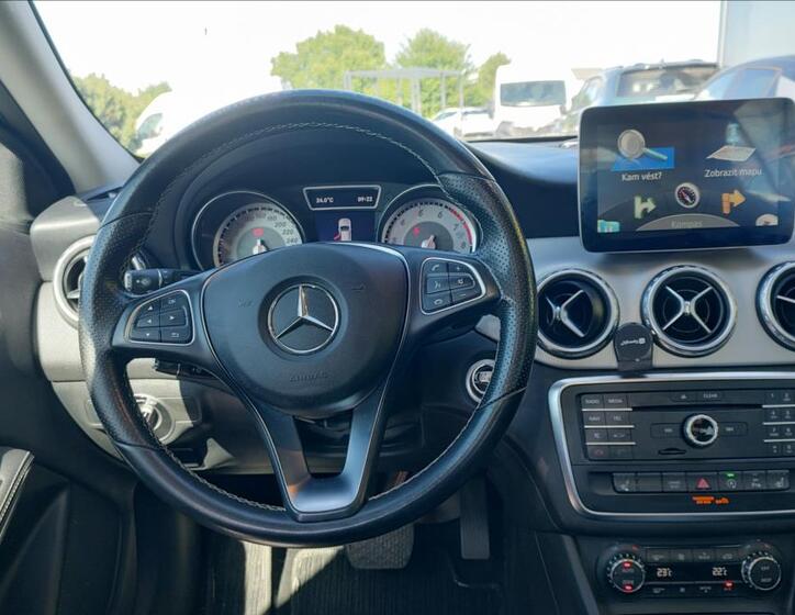 Mercedes-Benz GLA 7