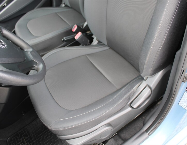 Hyundai i10 15