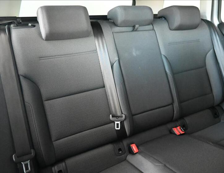 Volkswagen Golf 27