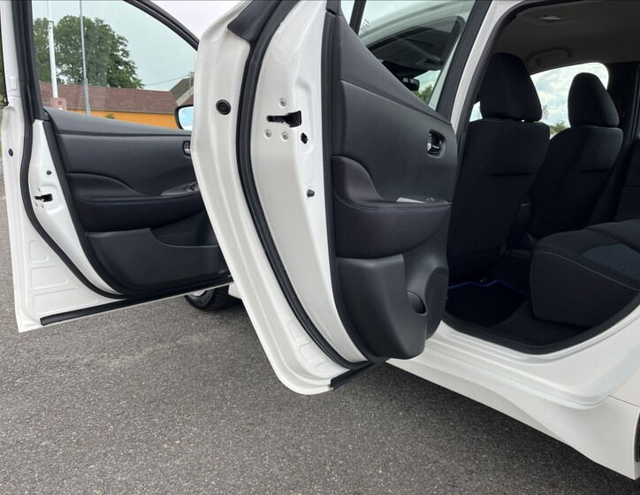Nissan Leaf 43