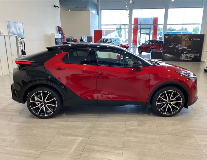 Toyota C-HR 4