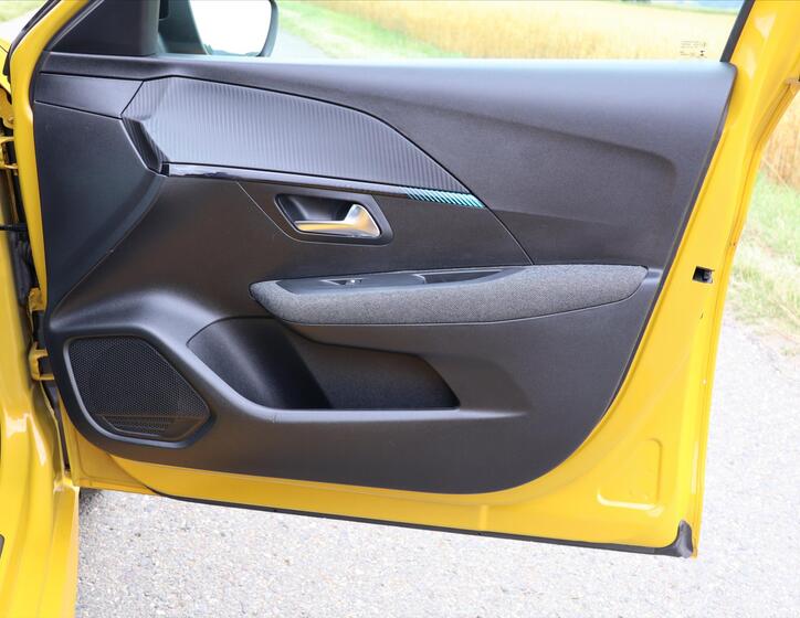 Peugeot 208 13