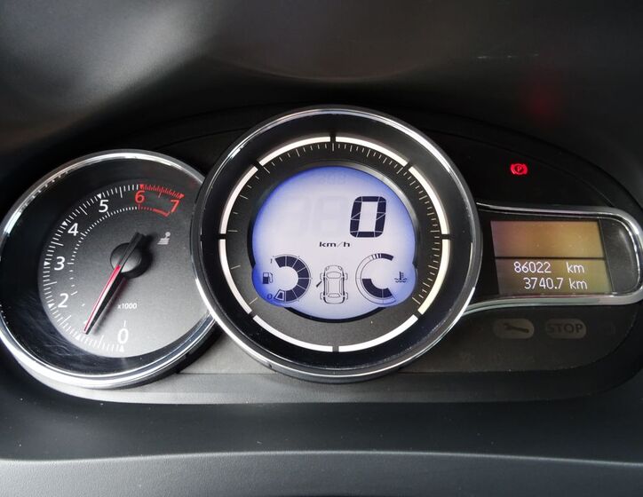 Renault Fluence 11