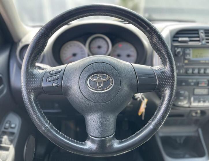 Toyota RAV4 13