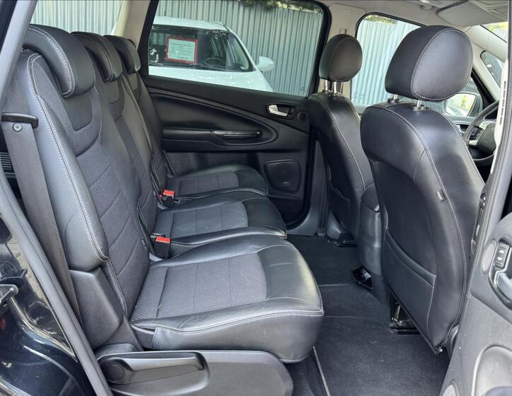 Ford S-MAX 27
