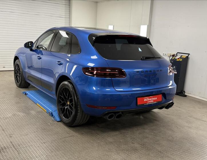 Porsche Macan 4