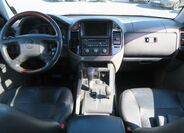 Mitsubishi Pajero 11