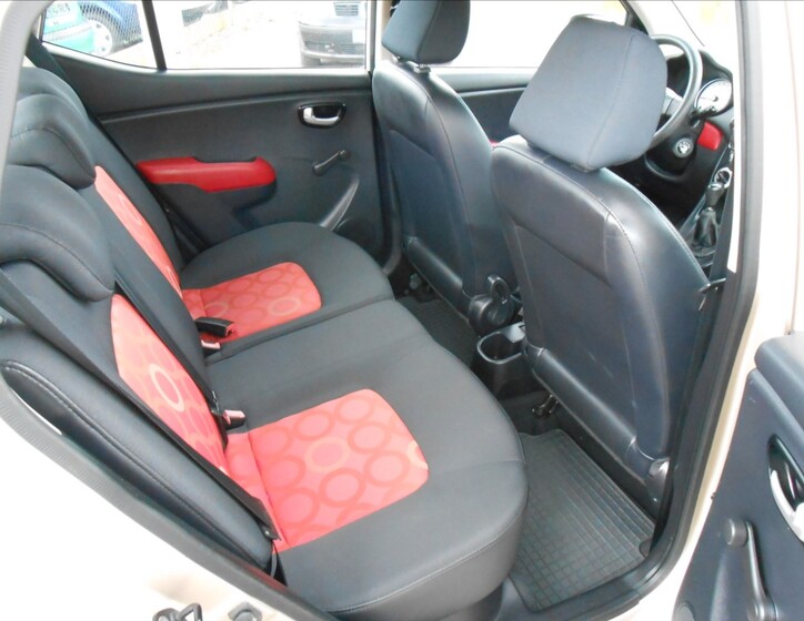 Hyundai i10 21