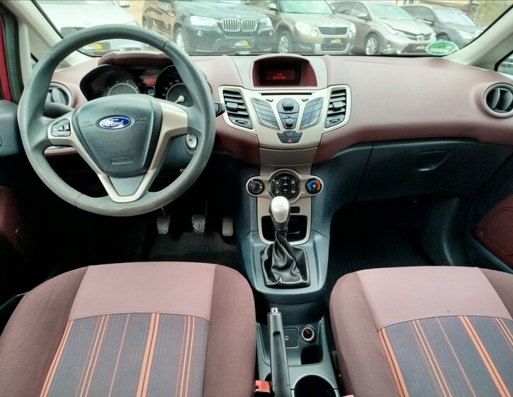Ford Fiesta 16