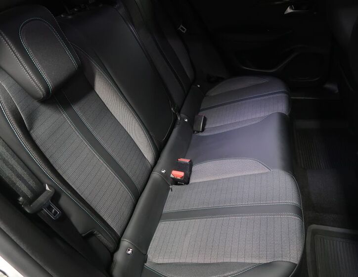 Peugeot 2008 12