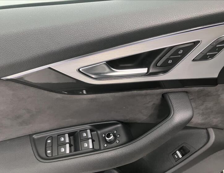 Audi Q7 13