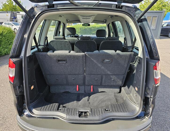 Ford Galaxy 32
