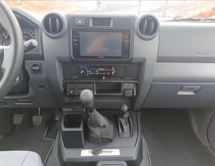 Toyota Land Cruiser 14