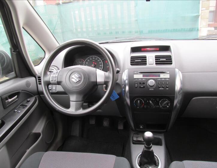 Suzuki SX4 16