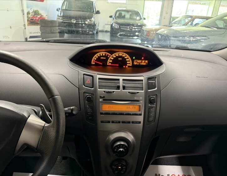 Toyota Yaris 15