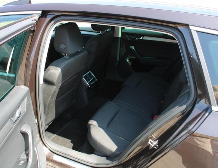 Škoda Superb 11