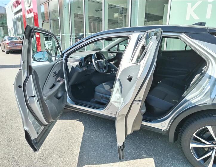 Toyota C-HR 5