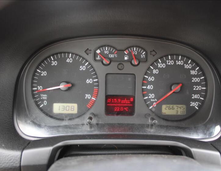 Volkswagen Golf 15