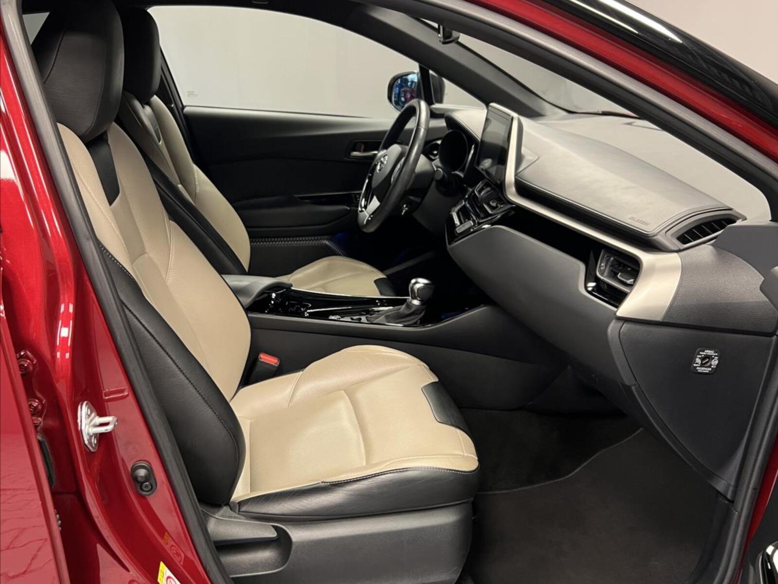 Toyota C-HR 10