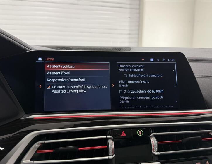 BMW X7 27