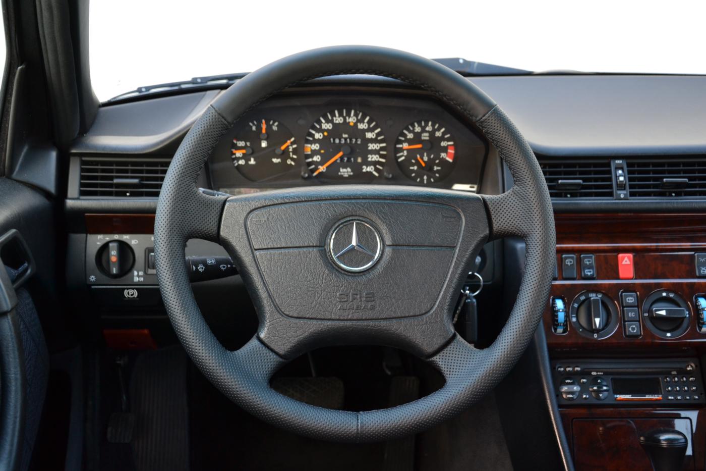 Mercedes-Benz 124