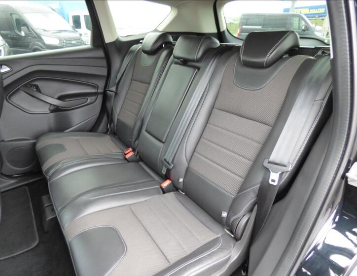 Ford Kuga 37
