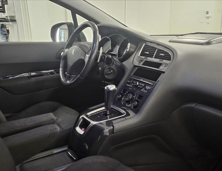 Peugeot 5008 19