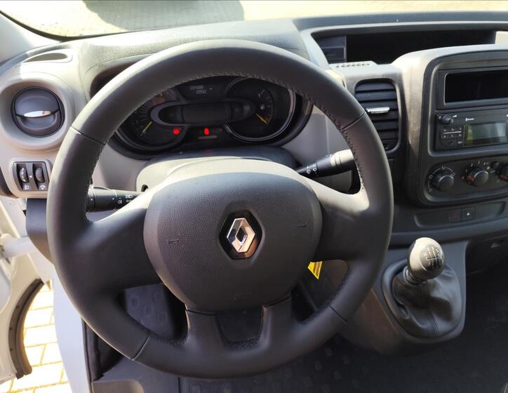 Renault Trafic 13