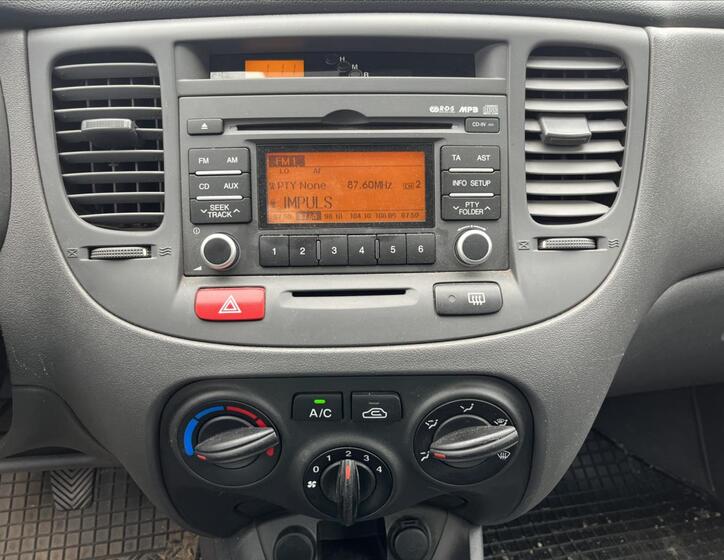 KIA Rio 17