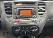 KIA Rio 17