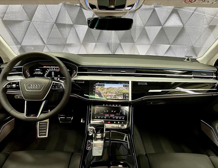 Audi S8 8