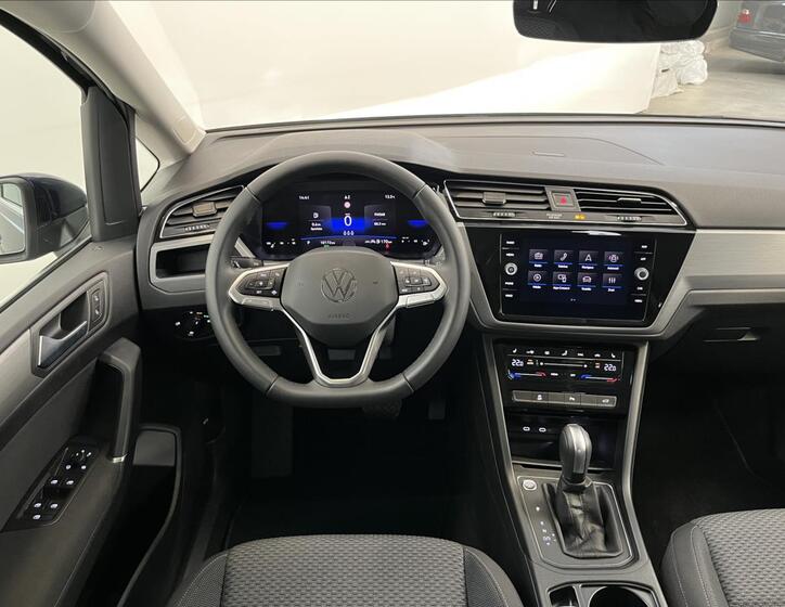Volkswagen Touran 5