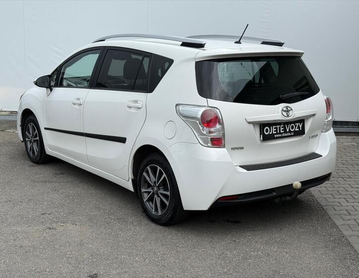 Toyota Verso 4