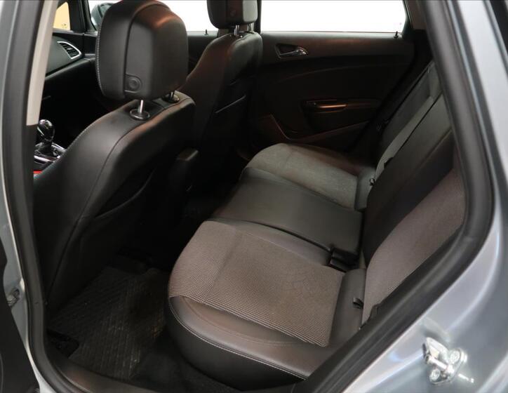Opel Astra 8