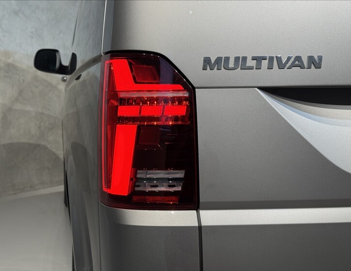 Volkswagen Multivan 13
