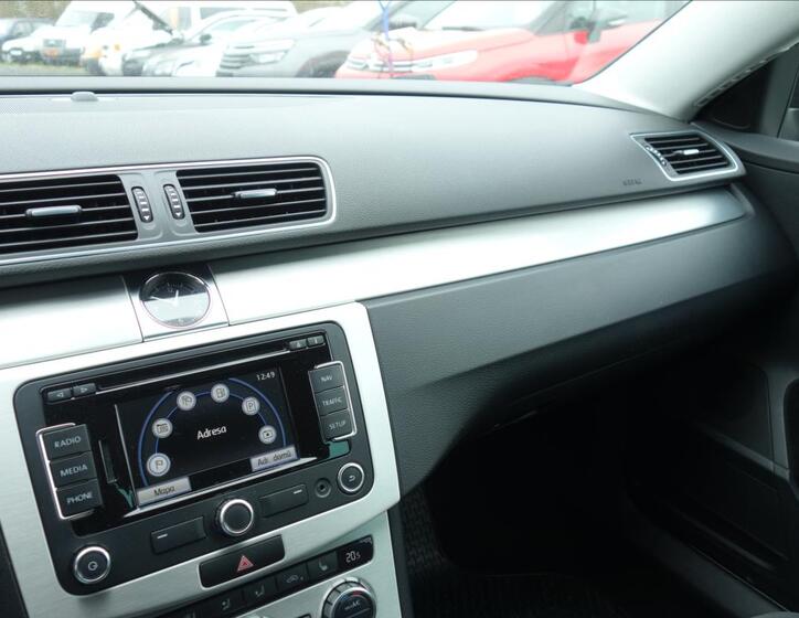 Volkswagen Passat 36