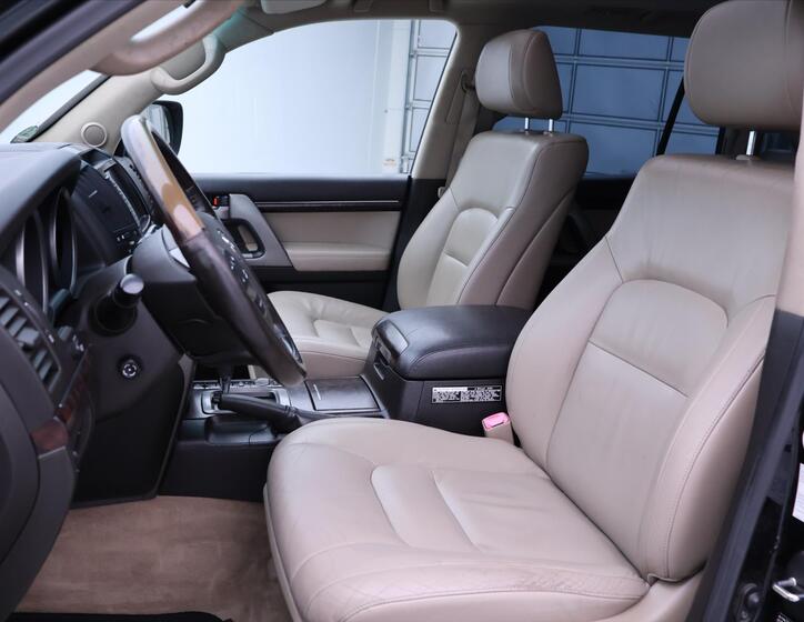 Toyota Land Cruiser 12