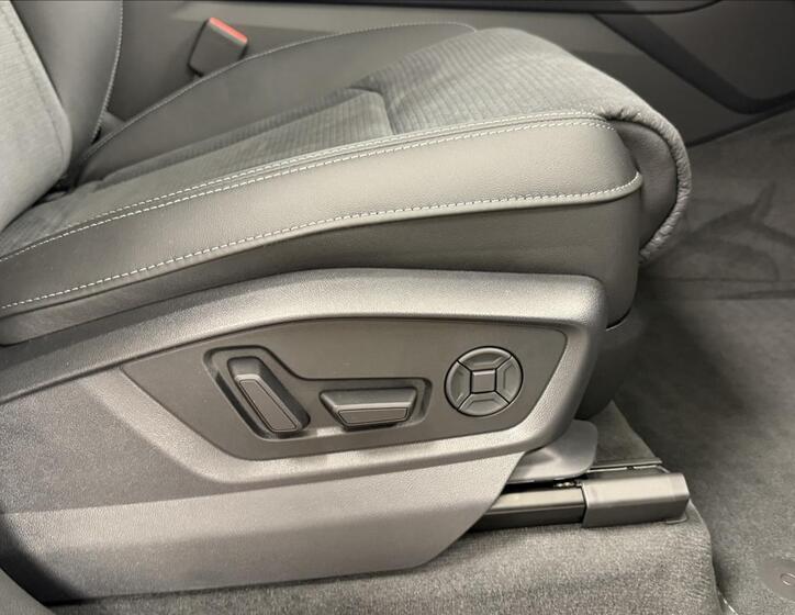 Audi Q8 14