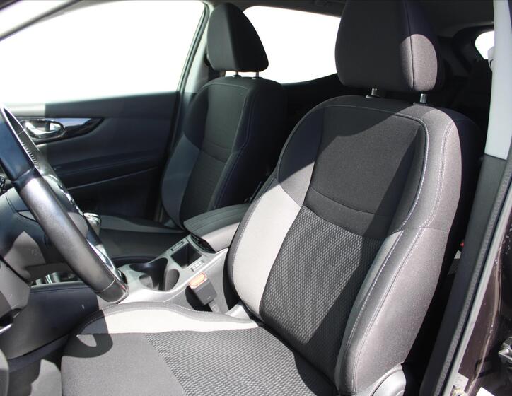 Nissan Qashqai 11