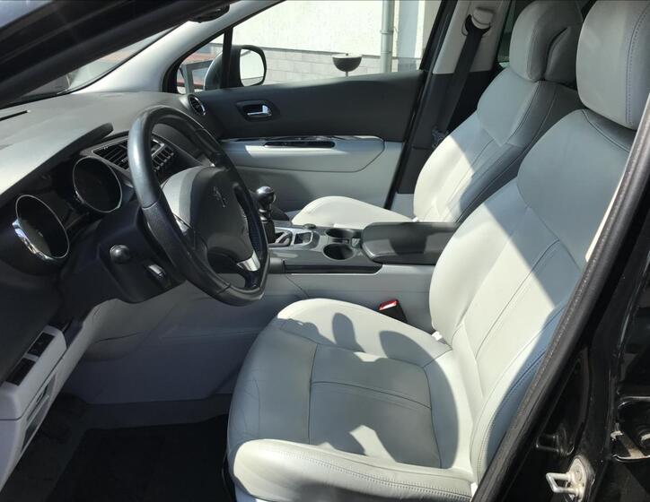 Peugeot 3008 8