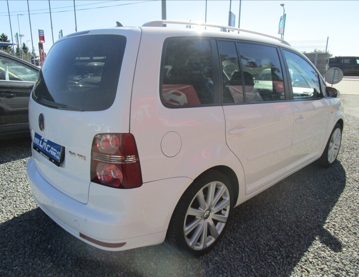 Volkswagen Touran 4