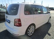 Volkswagen Touran 4