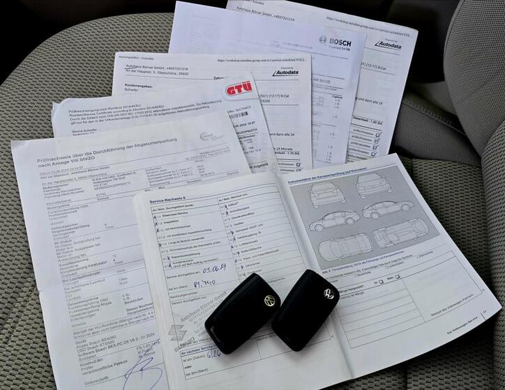 Volkswagen Golf 24