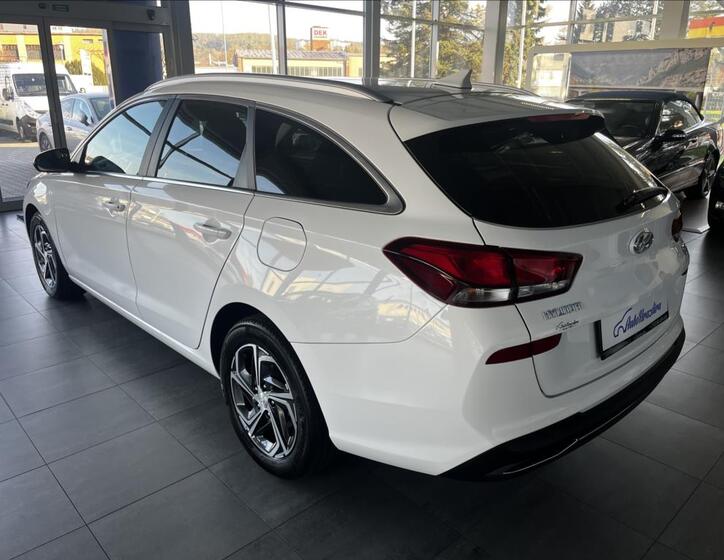 Hyundai i30 4